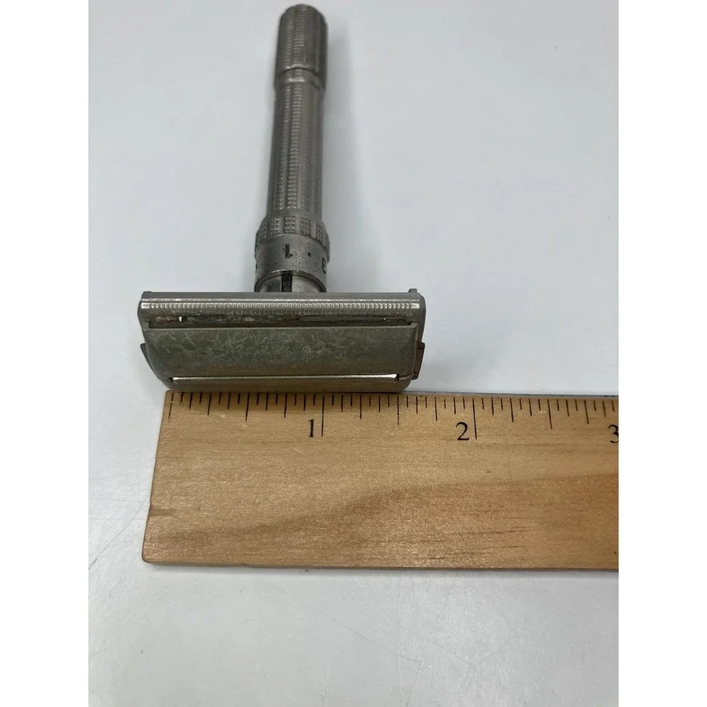 Vintage 1962 Gillette Slim Adjustable Safety Razor H2 TTO Double Edge USA